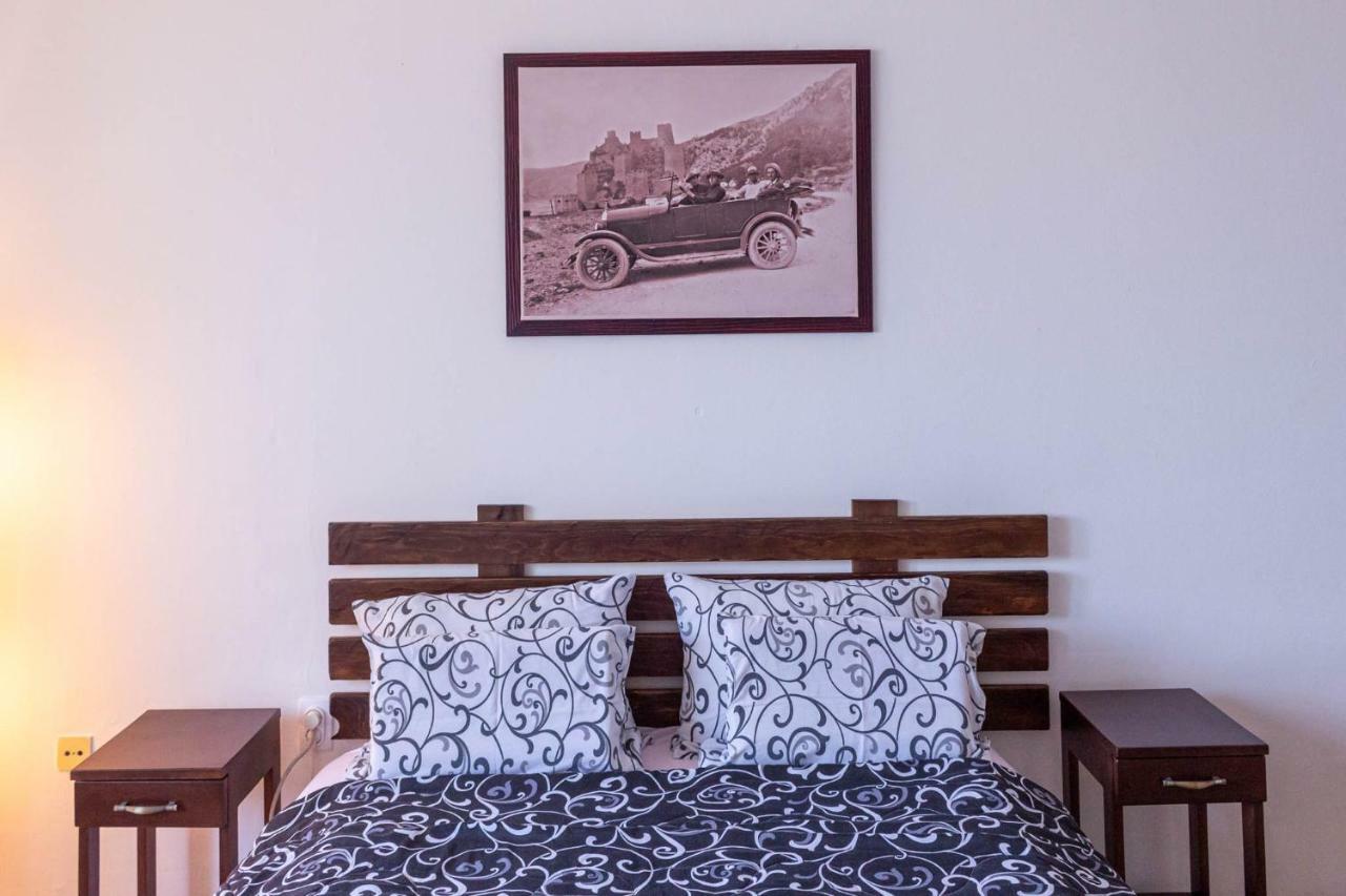 Apartman "Soba Sa Pogledom" Golubac Esterno foto